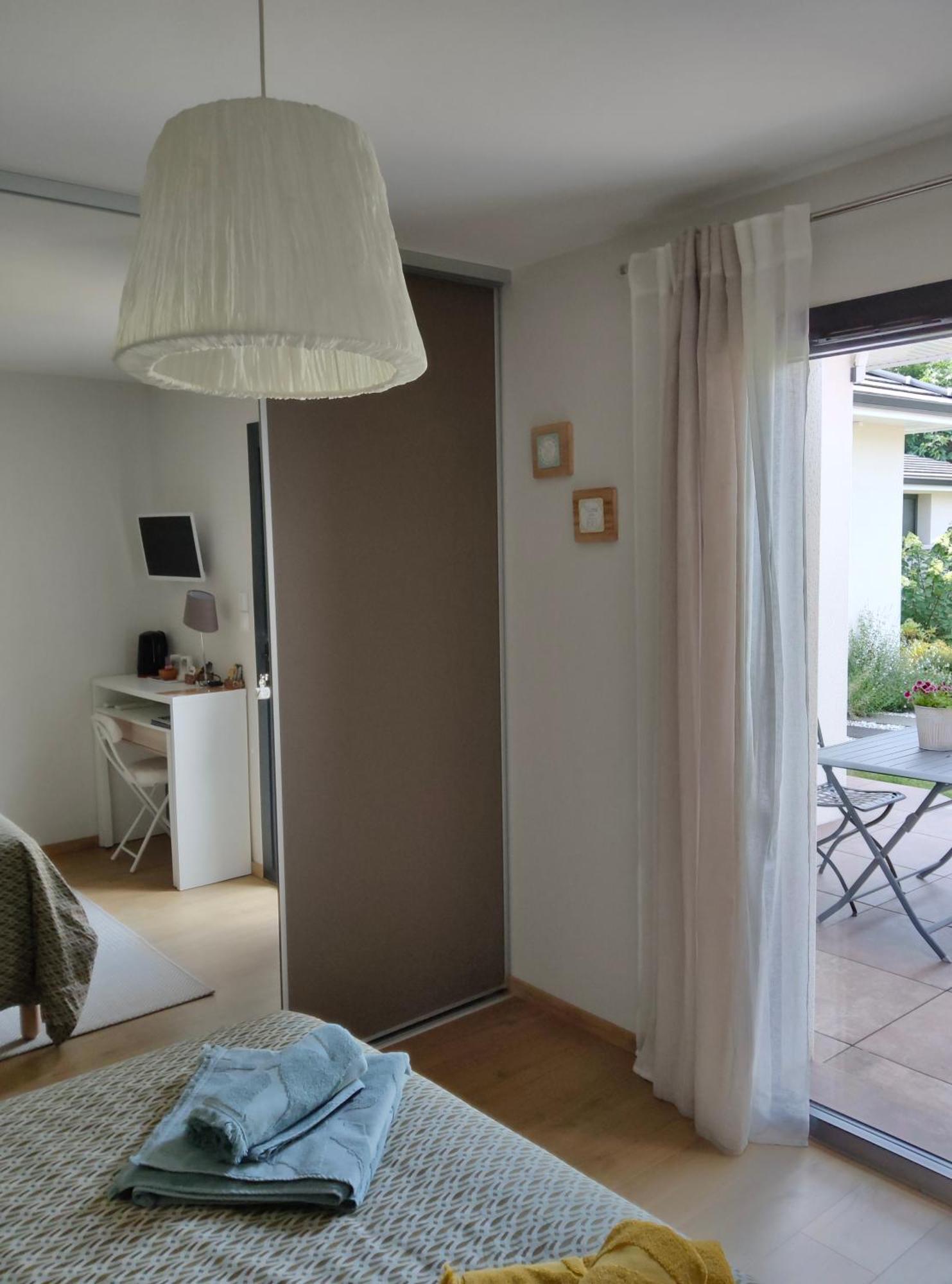 Du Cote De Chez Paule, Chambre Avec Entree Independante Et Salle D'Eau Privative Séméac Zewnętrze zdjęcie